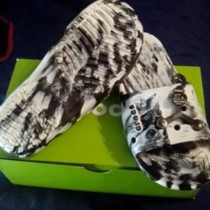 Marbled slides Crocs
